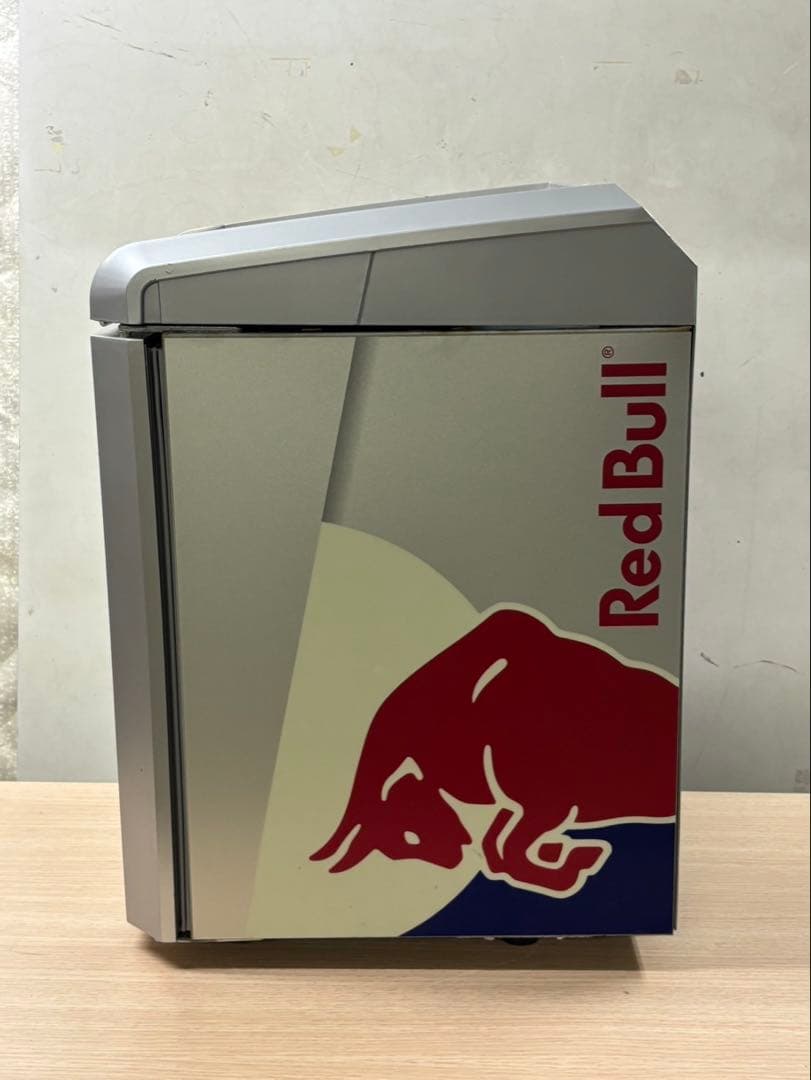 ★希少 Red Bull ミニ冷蔵庫 RB-GDC LED レッドブル