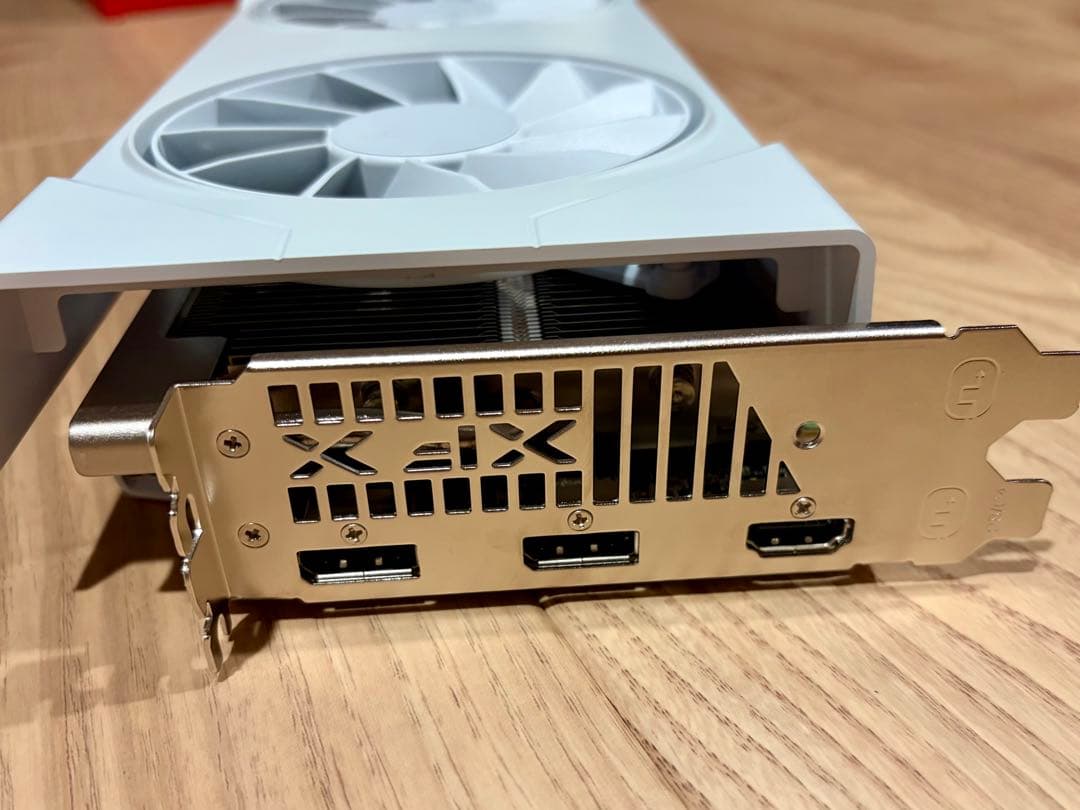 XFX RX9060XT 16GB White 新古美品 箱有