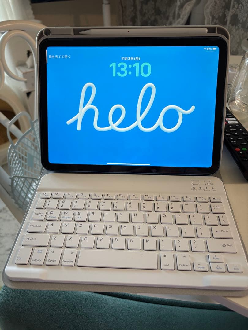 Apple iPad 第11世代 本体 ブルー キーボード付き