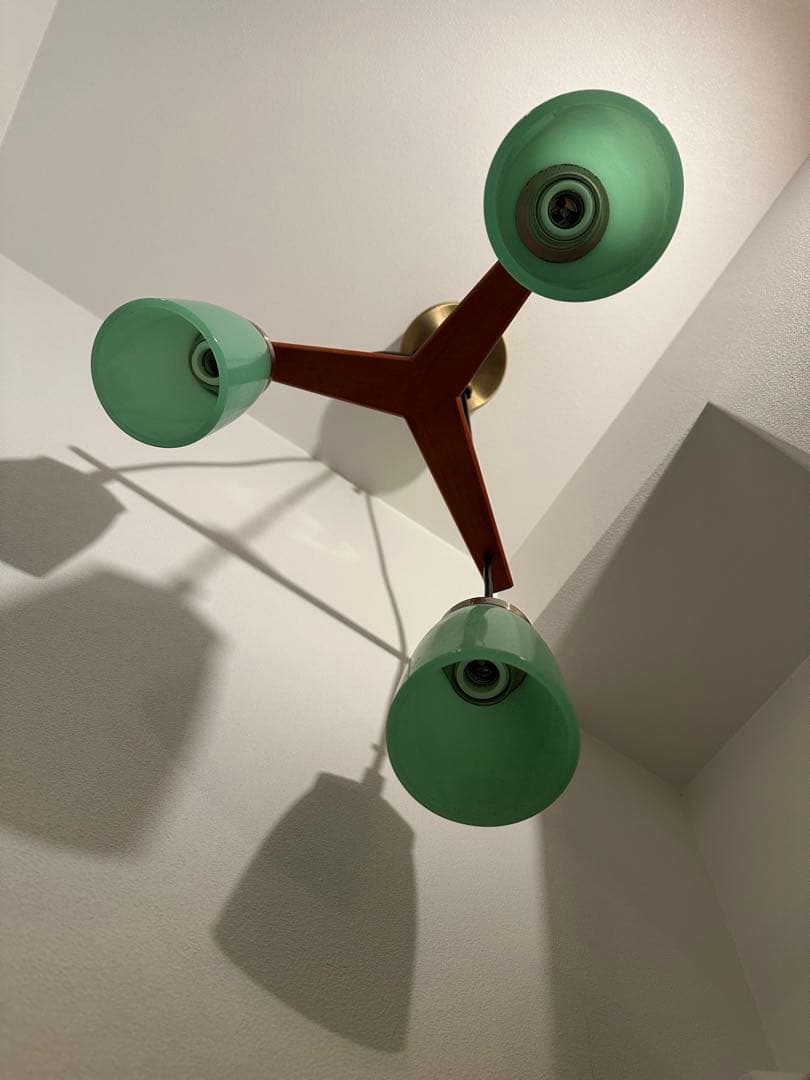 Jade Green三灯ペンダントライト グリーンミルクガラスシェード　真鍮