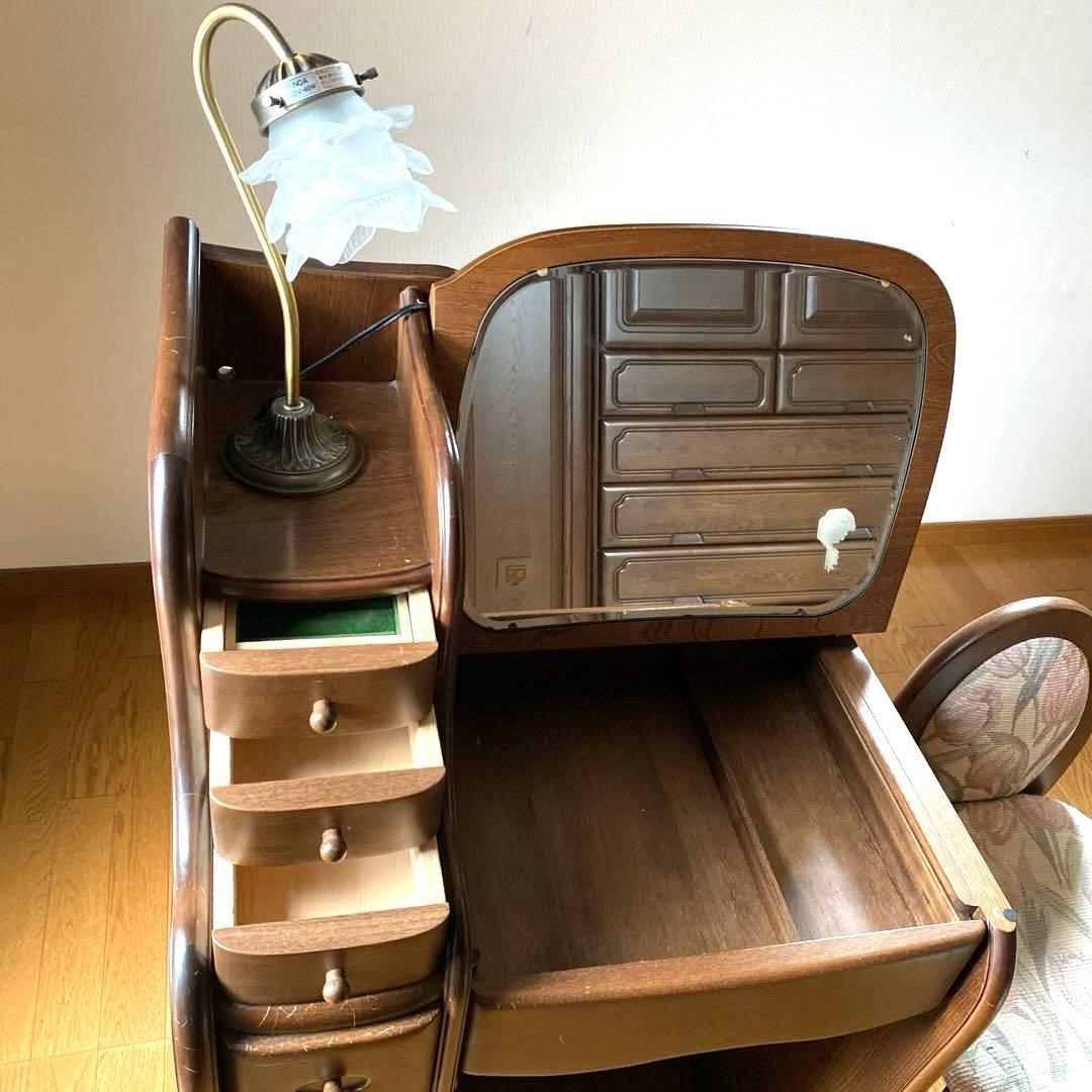 ドレッサー＆椅子セットです★