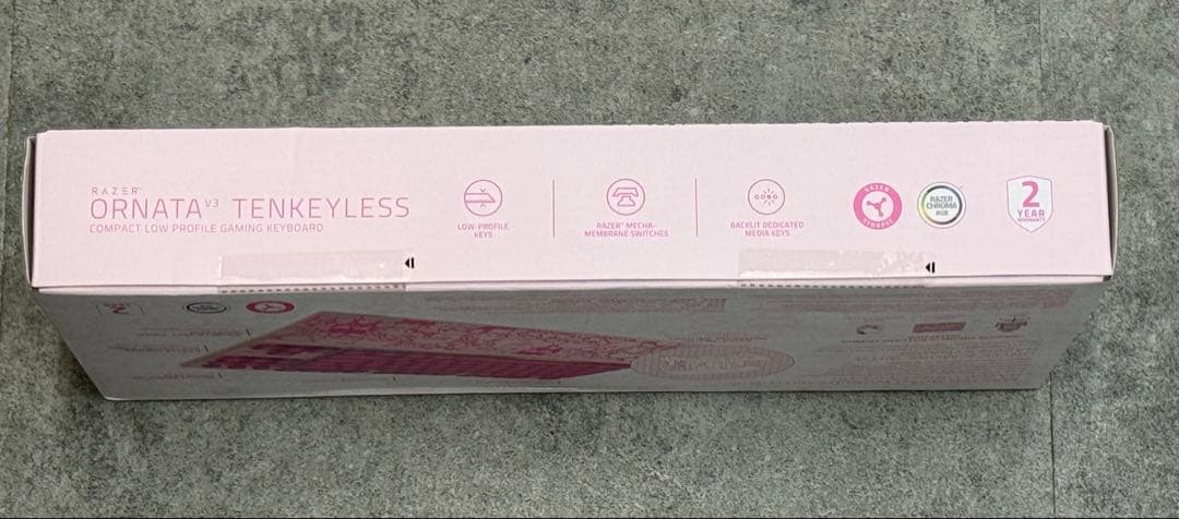 新品未開封レイザーOrnata V3 Tenkeyless HelloKitty