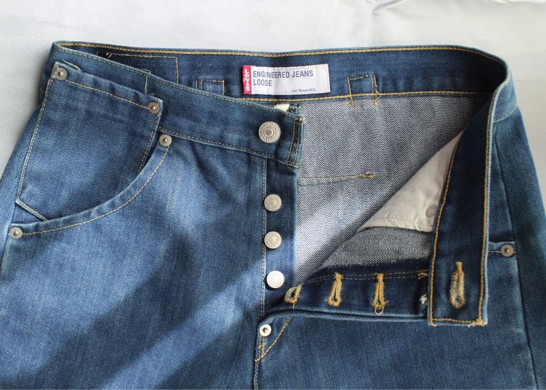 00s 初期 リーバイス エンジニアードジーンズ ルーズ 立体裁断デニム W28