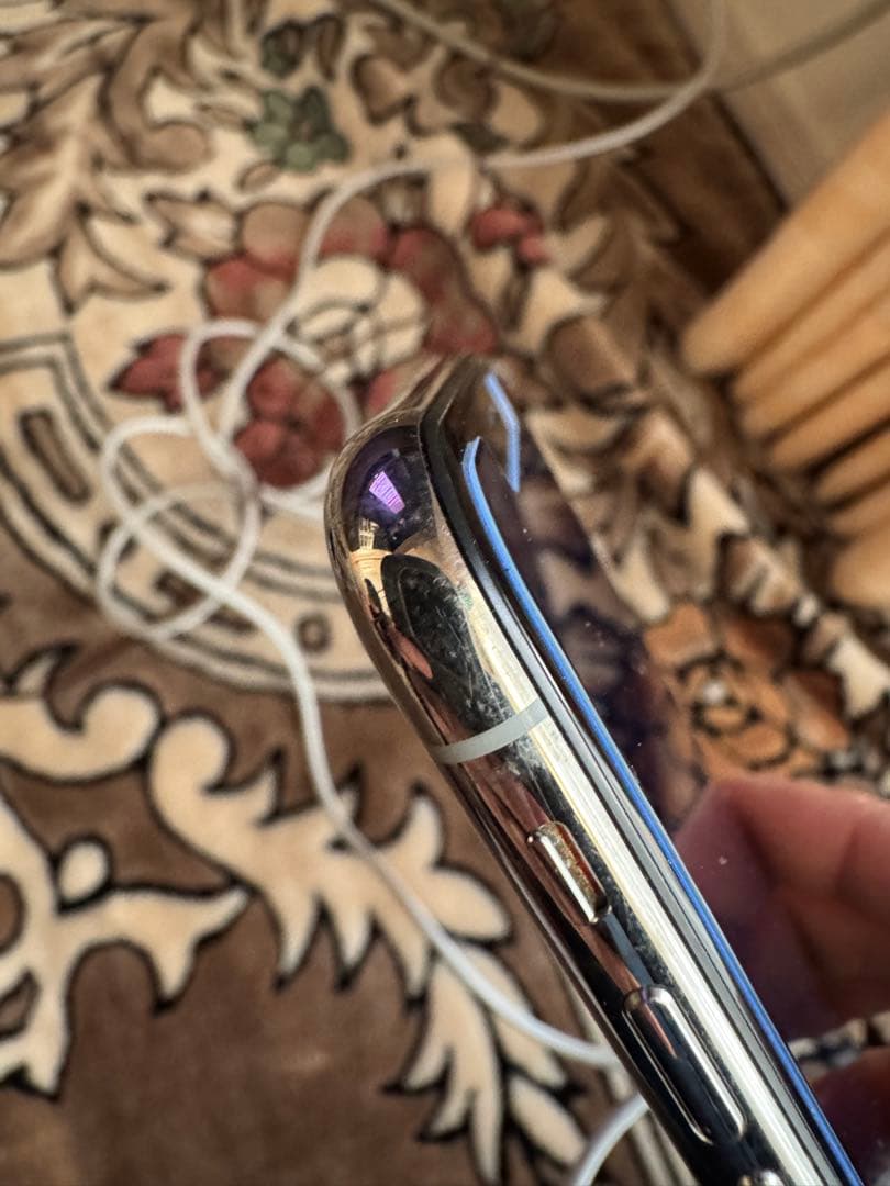 iPhone X シルバー 64GB au（割れなし・初期化、動作確認済）