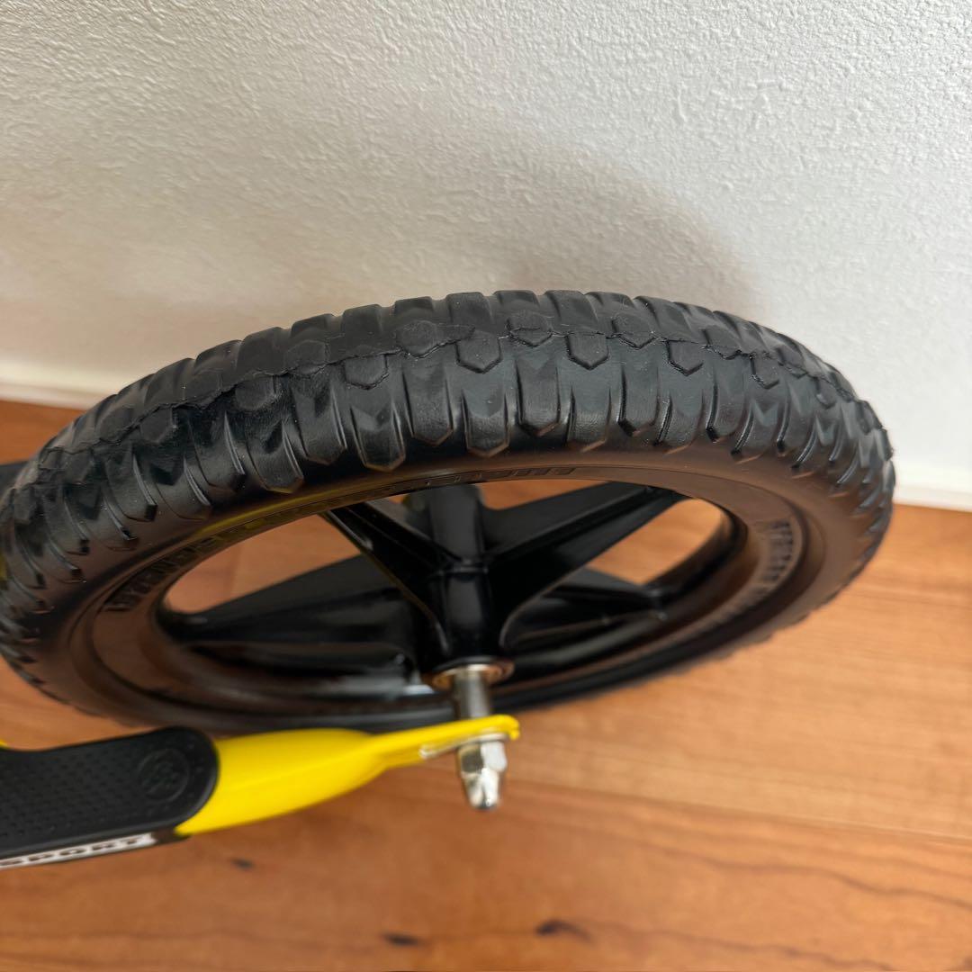 ストライダースポーツ　バランスバイク 12インチ イエロー