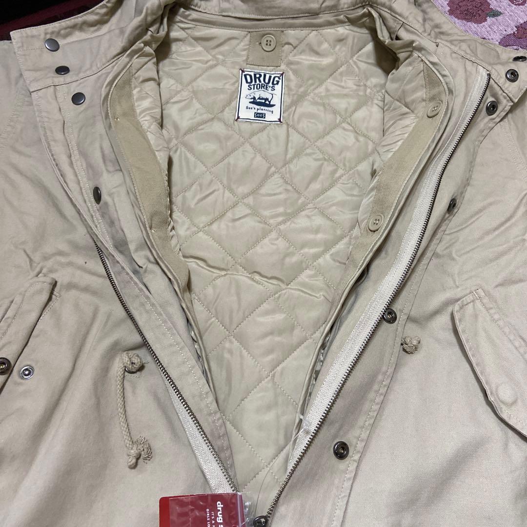 ドラッグストアーズダウン付きアウター