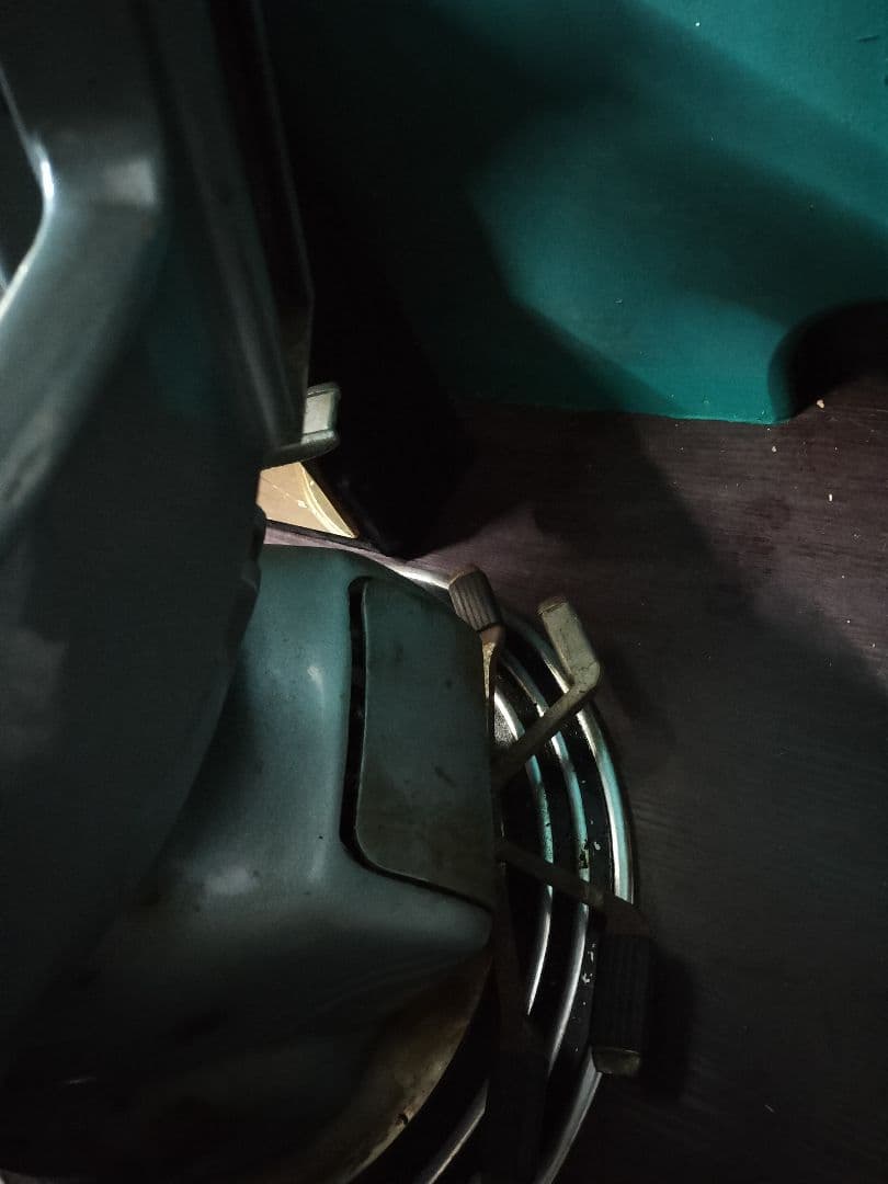 昭和初期の歯医者の椅子　歯科用椅子　昭和レトロ