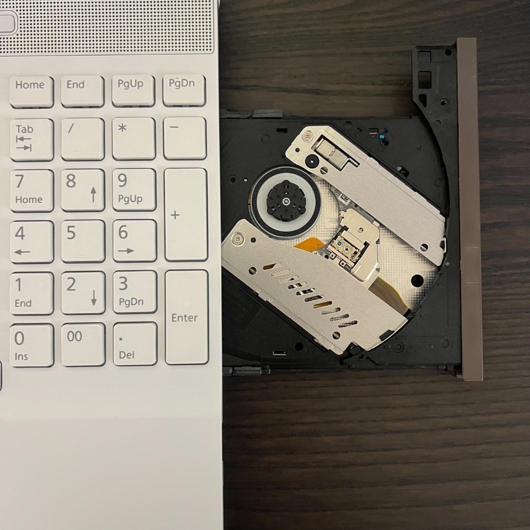 コスパ◎富士通 LIFEBOOK✨SSD240GB☆メモリ8GB☆Core i3