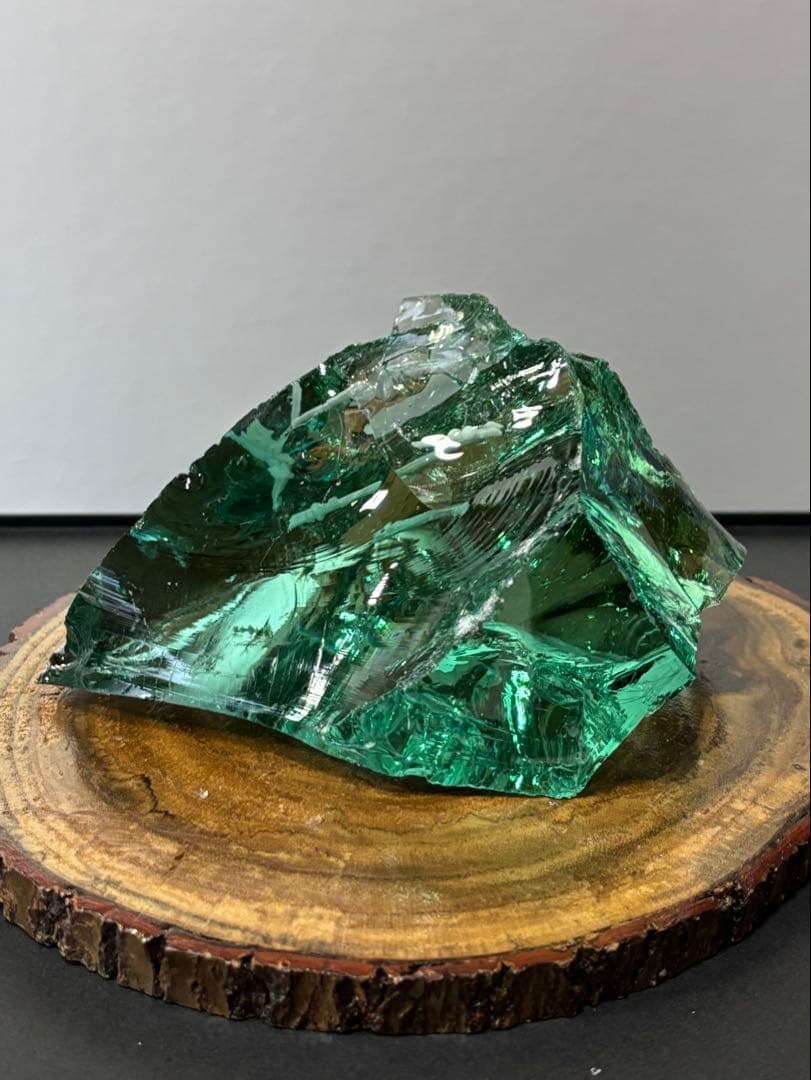 アンダラクリスタル　火山ガラス　411g エメラルドグリーン　クリストバライト入