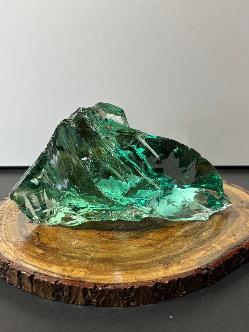 アンダラクリスタル　火山ガラス　411g エメラルドグリーン　クリストバライト入