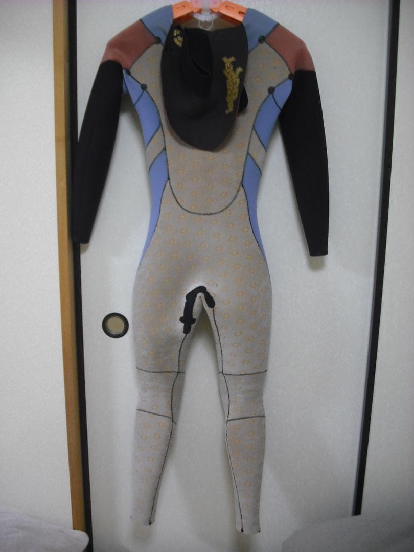 【使用感少なめ】セミドライ　ウエットスーツ　BREAKER OUT　ML相当