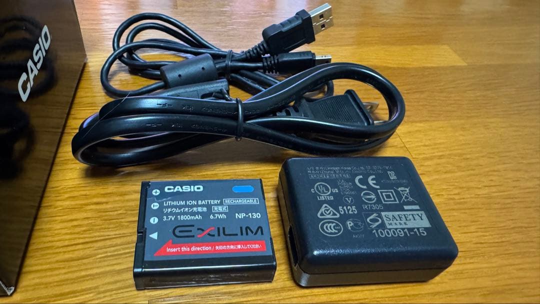 CASIO EXILIM 12.5倍ズーム コンパクトデジタルカメラ