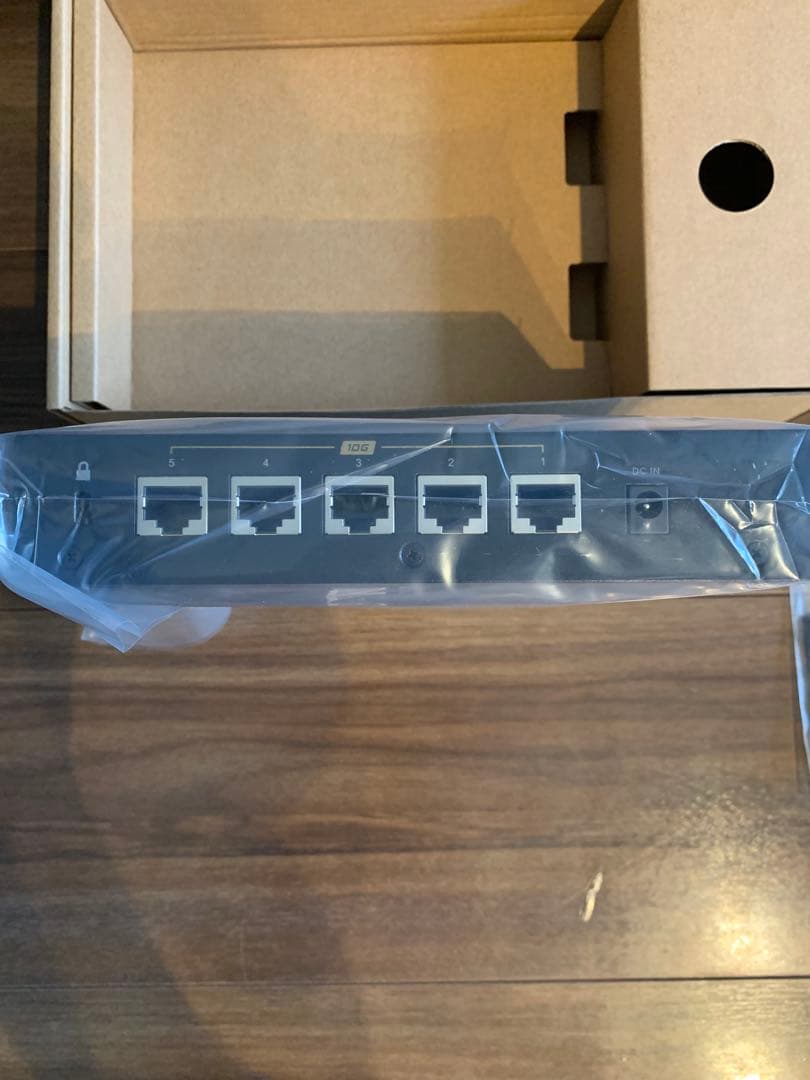 【新品未使用】バッファロー5ポートスイッチングハブ LXW-10G5/N