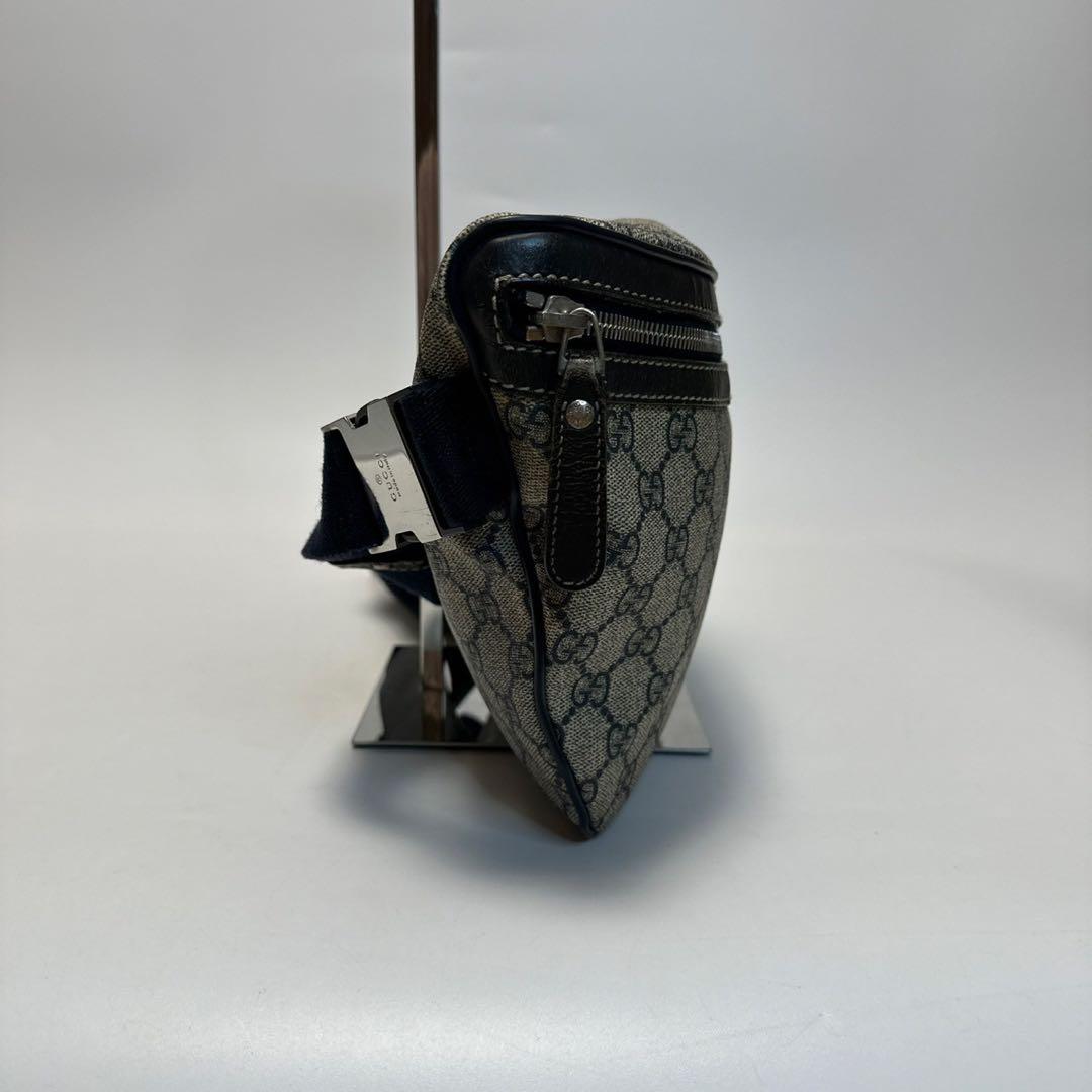 l49【極美品】グッチ　GGスプリーム レザー　ネイビーボディバッグショルダー.