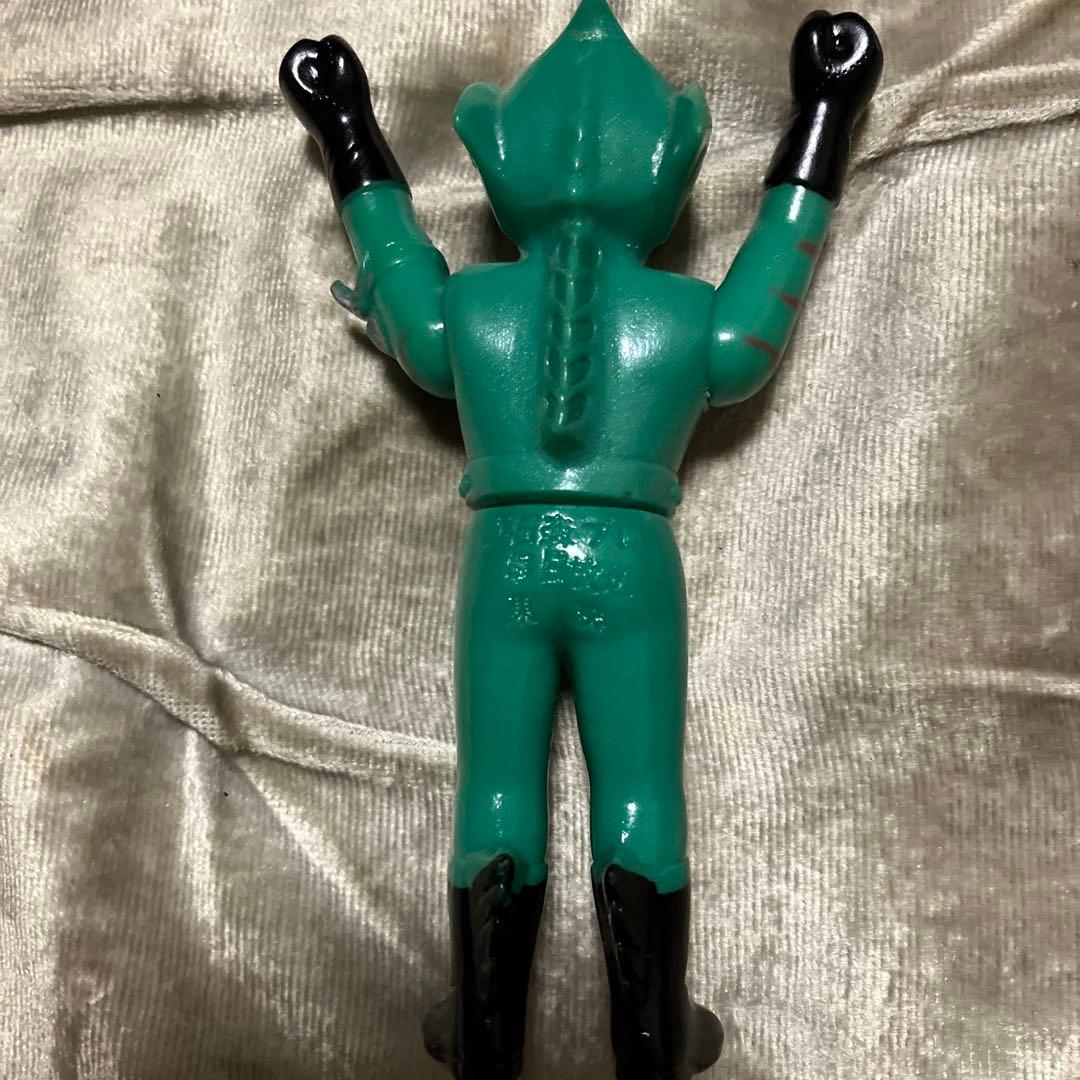 仮面ライダー フィギュア 緑・赤アマゾンライダー