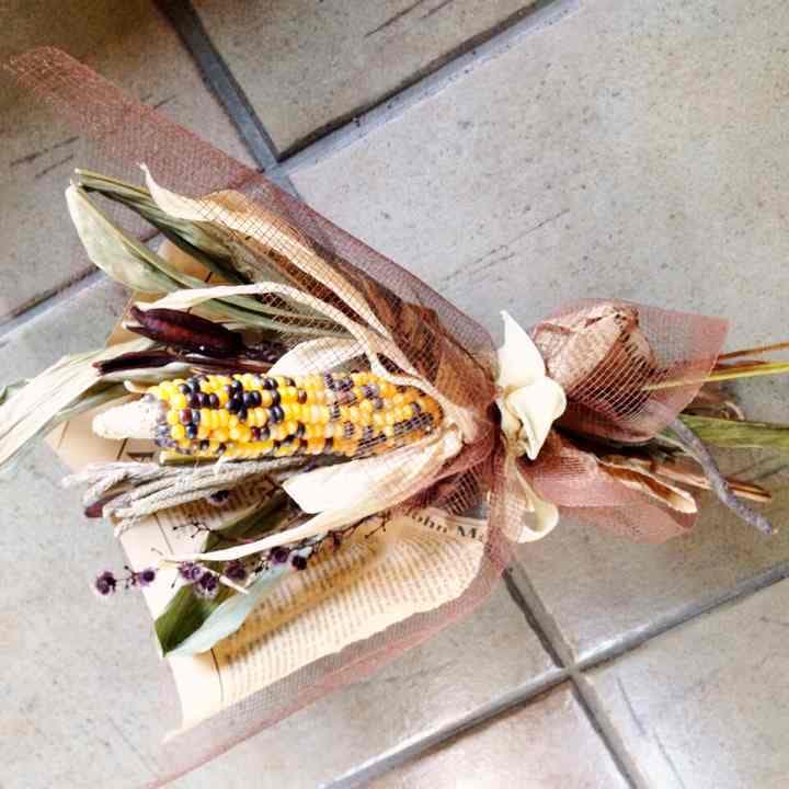 1800円花束レインボー黄アンティーク雑貨カントリー多肉植物好きさんにも