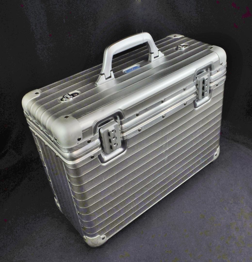 リモワ 950.50『TOPAS』パイロット・ケース 【ラージスリム】 33L