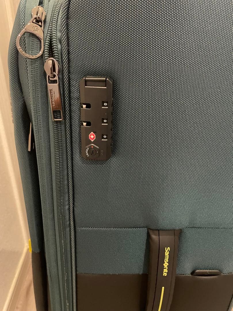 新品未使用Samsonite スーツケース ストラリウム ダークグリーン　Lサイ