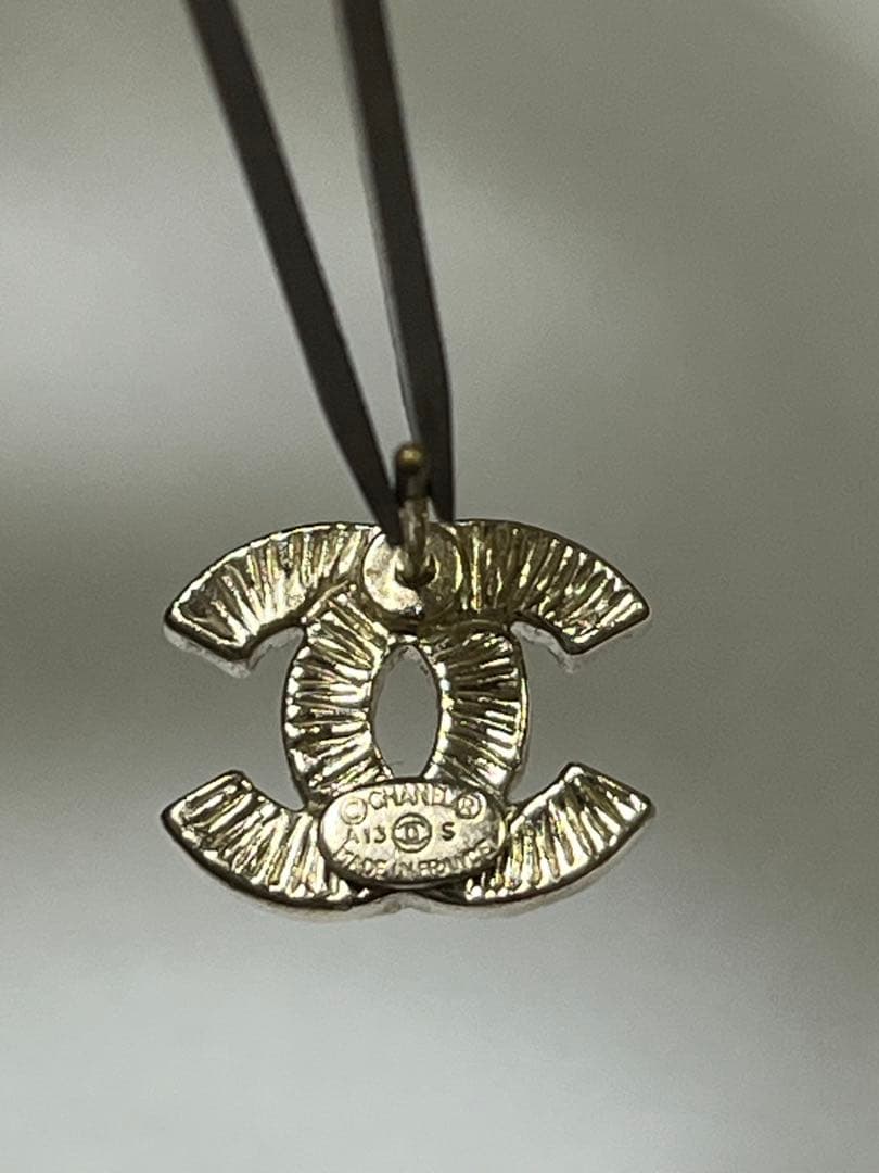 シャネル　ロゴピアス　片耳