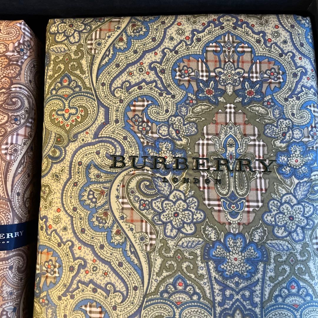【未使用】Burberry 羽毛肌掛け布団 150×200　2枚　ペイズリー柄