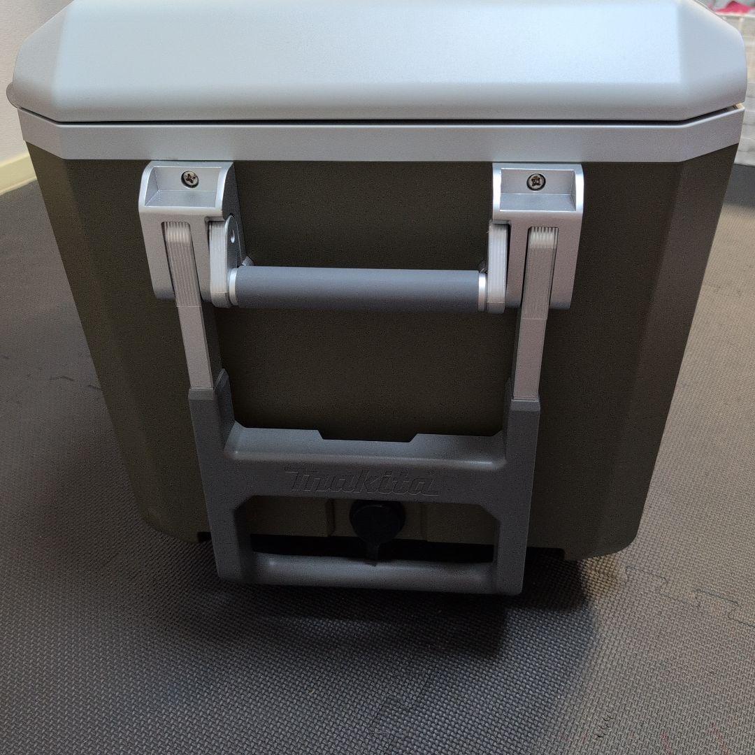 新品　未使用!!　Makita 冷温庫 オリーブグリーン XGT対応50l