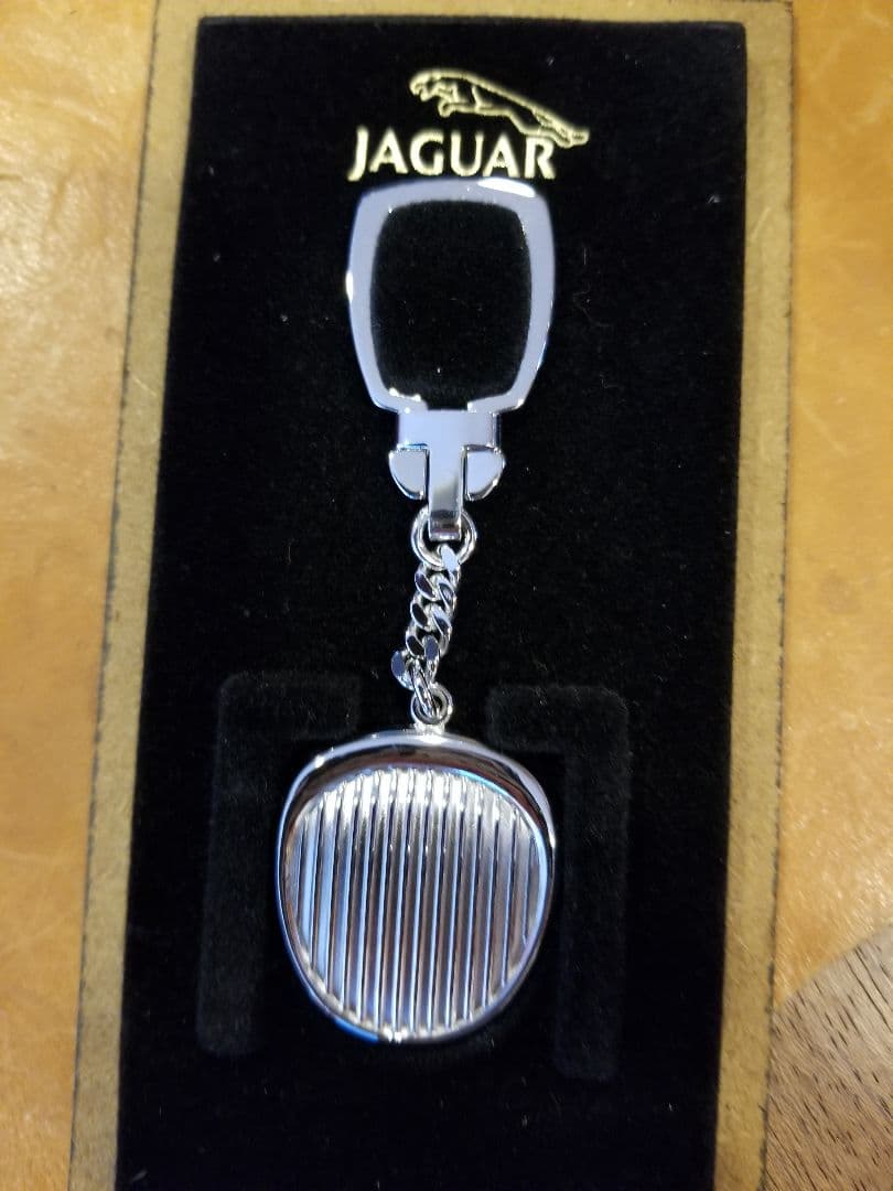 JAGUAR Sタイプ　シルバーグリルキーホルダー