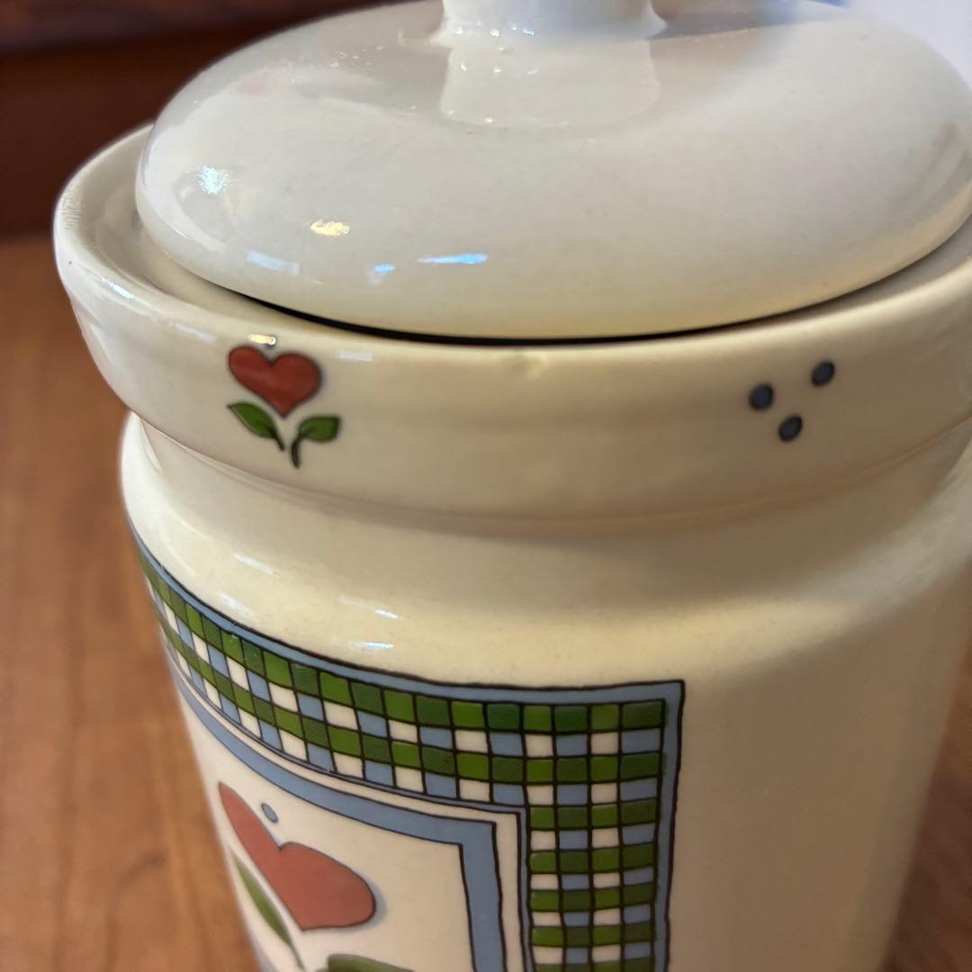 カントリー調　陶器キャニスター 4点セット