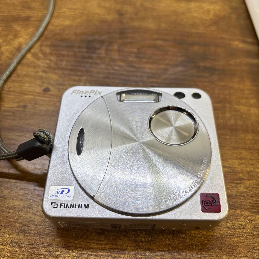 FUJIFILM FINEPIX F402 デジカメ 富士フィルム