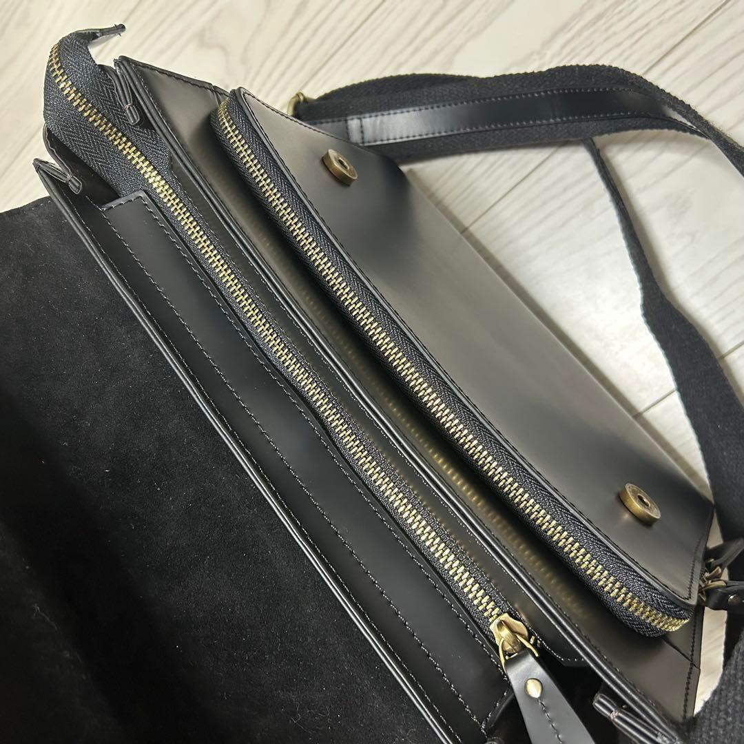 ⭐本革⭐メンズ ショルダーバッグ 斜め掛け メッセンジャー A4対応 光沢感