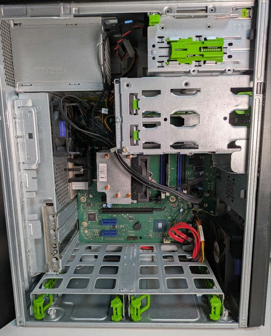 Fujitsu PRIMERGY TX1310 M3 サーバー