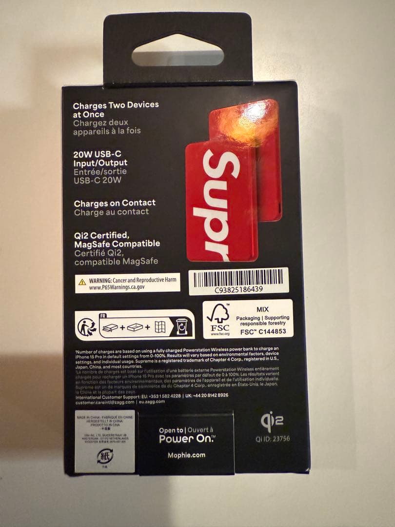 スマホアクセサリー supreme 25fw week15 powerstation