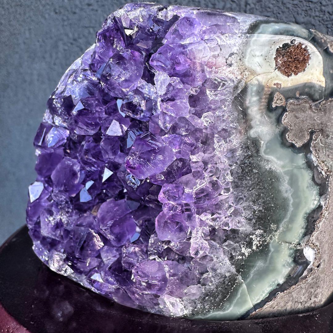 濃紫の煌めきウルグアイ産☆キラキラ☆アメジストクラスターパワーストーンA1122