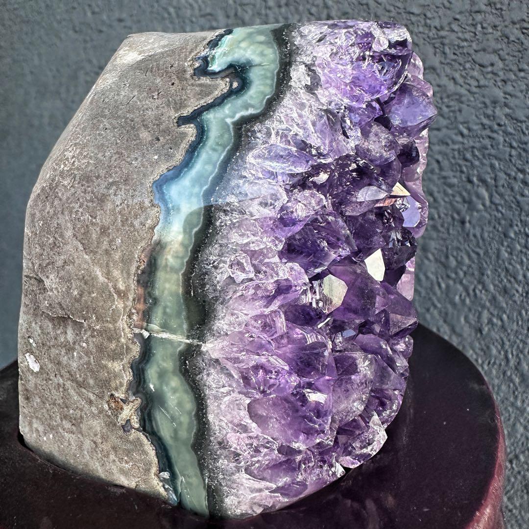 濃紫の煌めきウルグアイ産☆キラキラ☆アメジストクラスターパワーストーンA1122