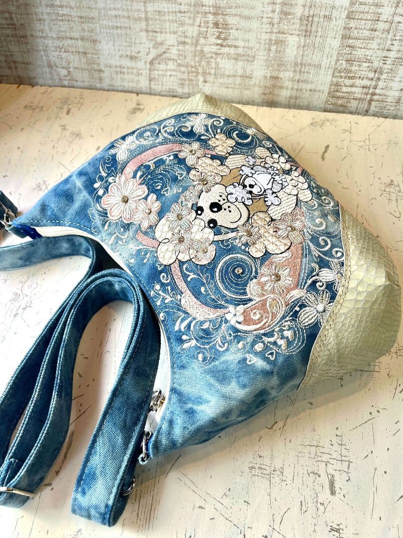 ロラライハリス♡ライトブルーWデニム本革コラボ♡刺繍の三日月ショルダーバッグ♡