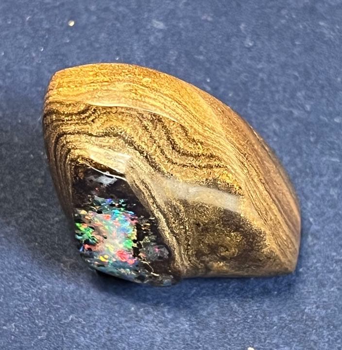 オパール　置物
