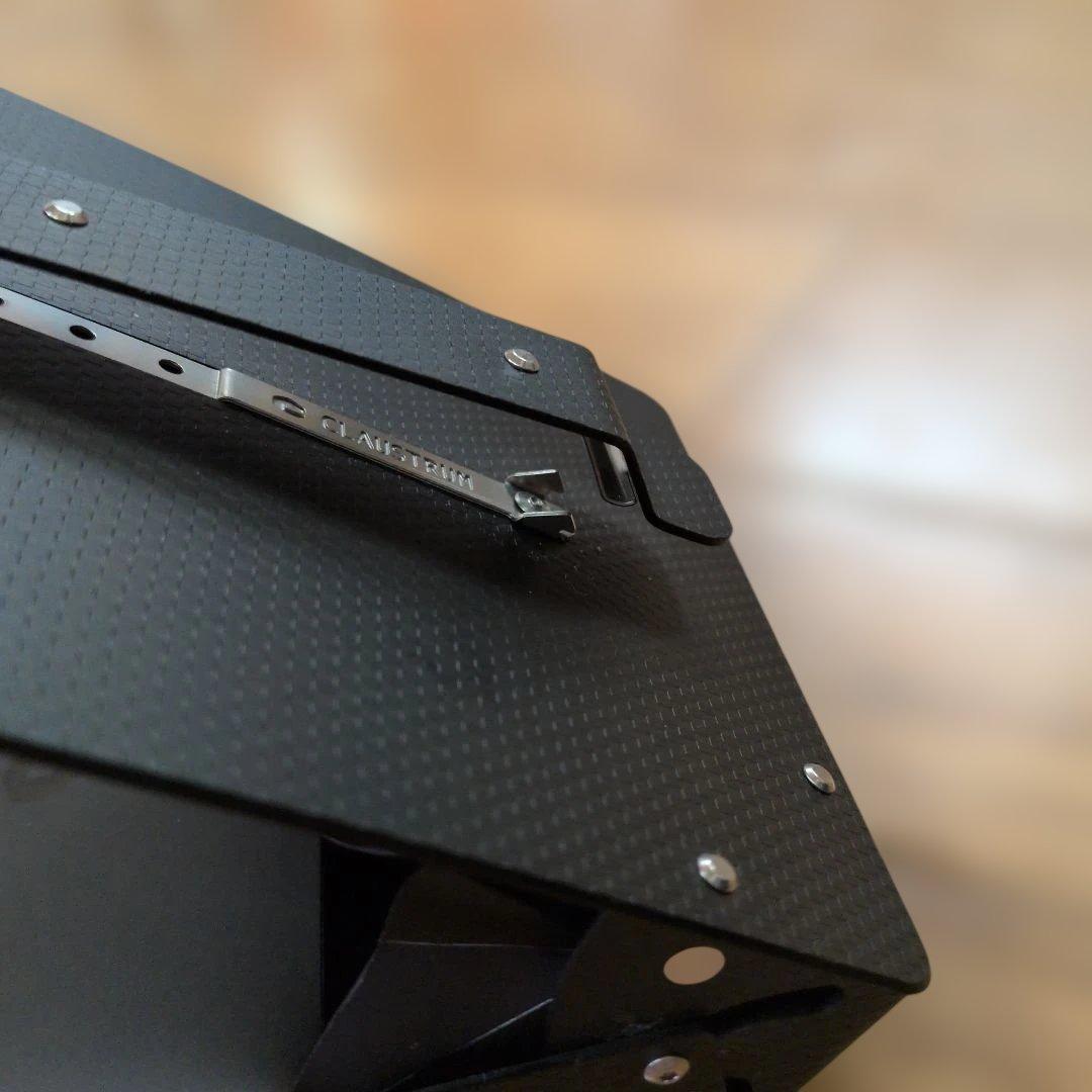 CLAUSTRUM 　ベルトウォレット　 黒、シルバー