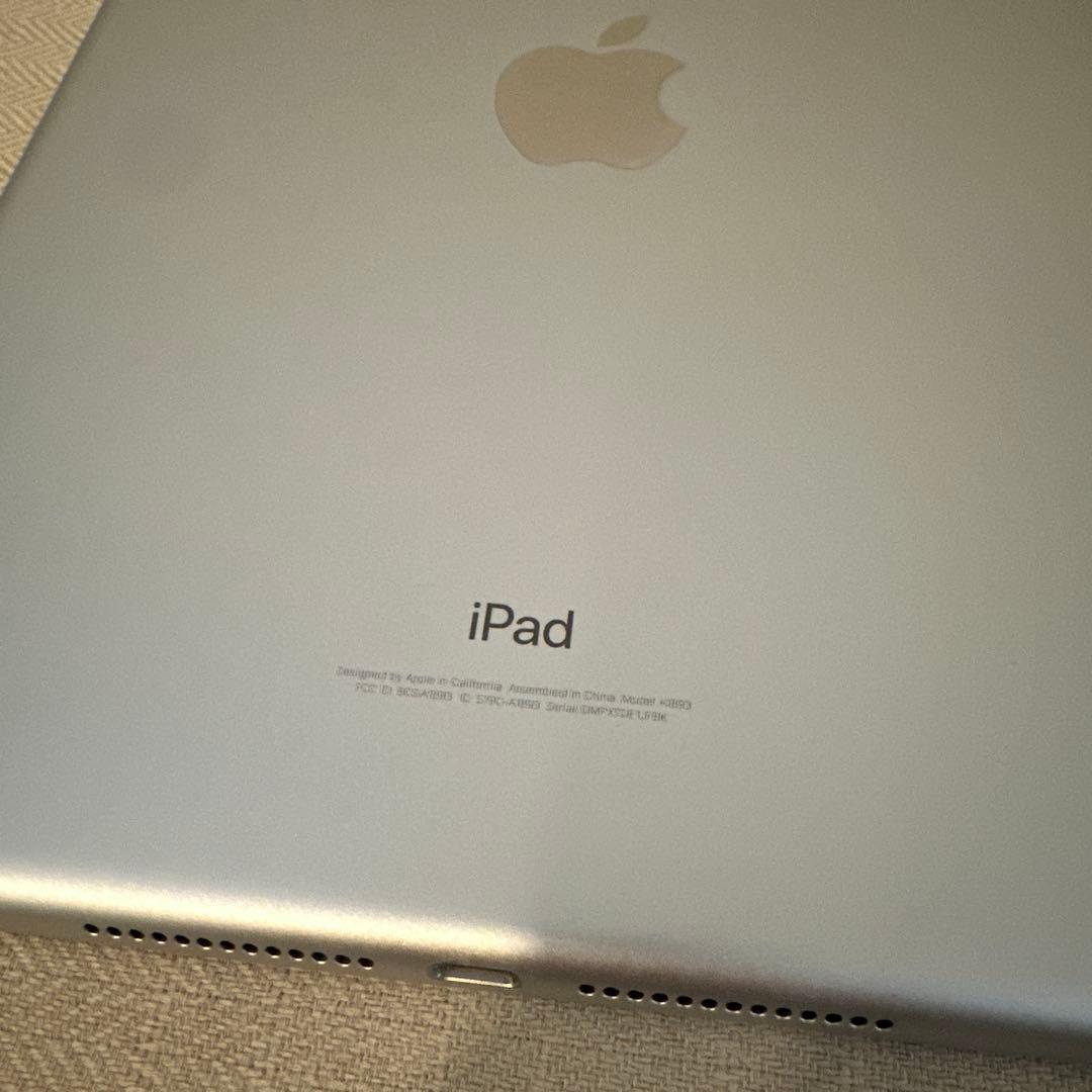 【美品】Apple iPad シルバー　本体　第6世代　32G