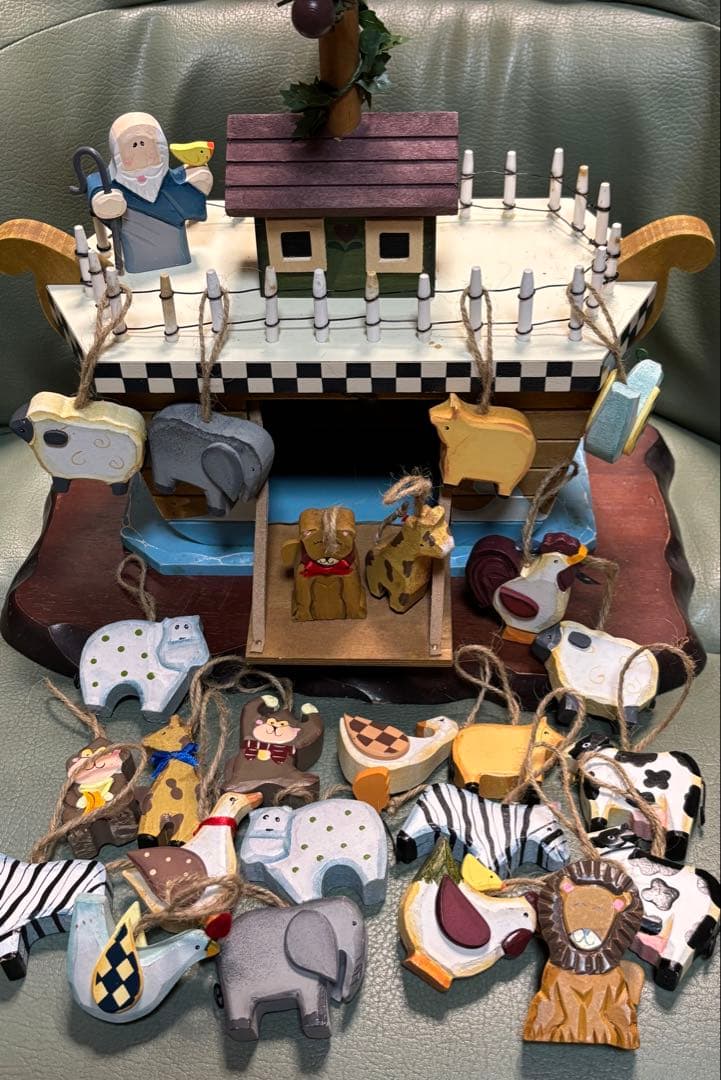 大特価！希少ノアの方舟　動物のツリー（9A）