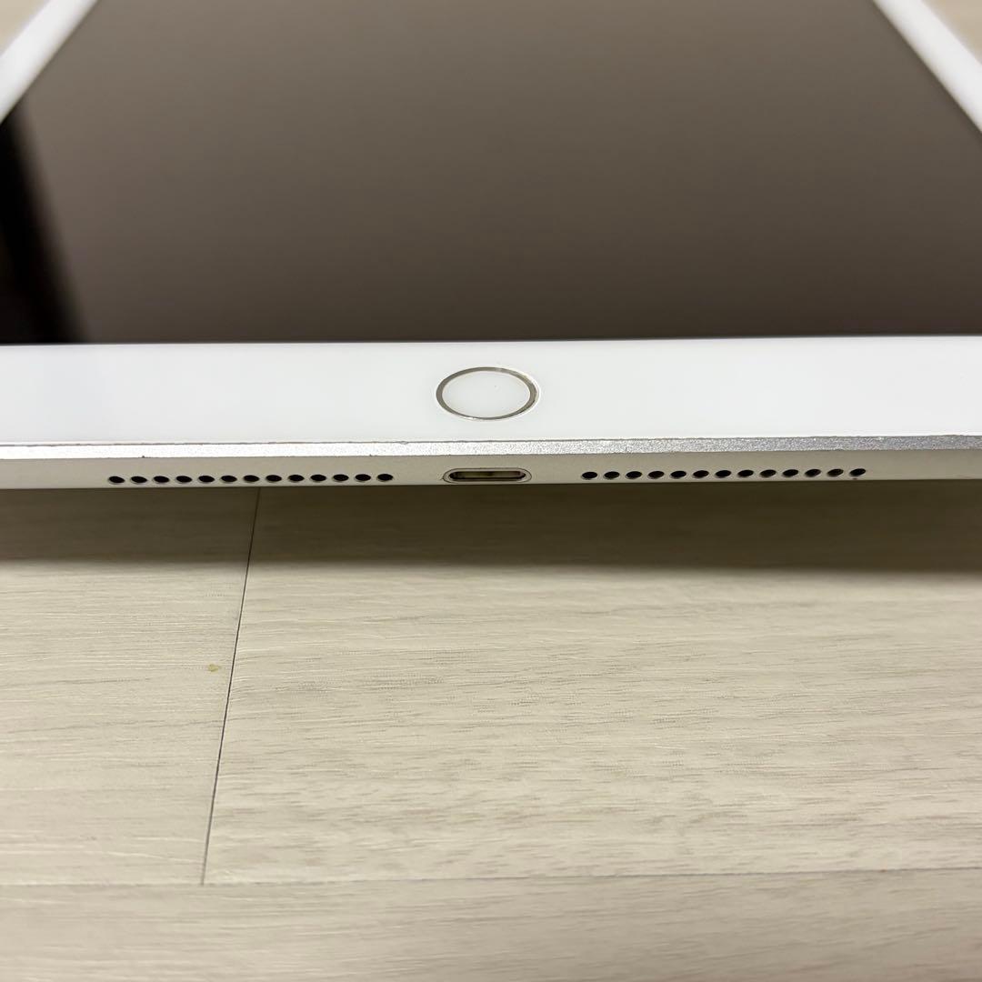 iPad第6世代 32GB シルバー Wi-Fiモデル　バッテリー容量60%