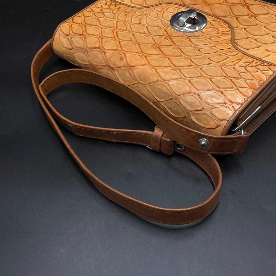 センザンコウ 穿山甲 ショルダーバッグ ターンロック ブラウン