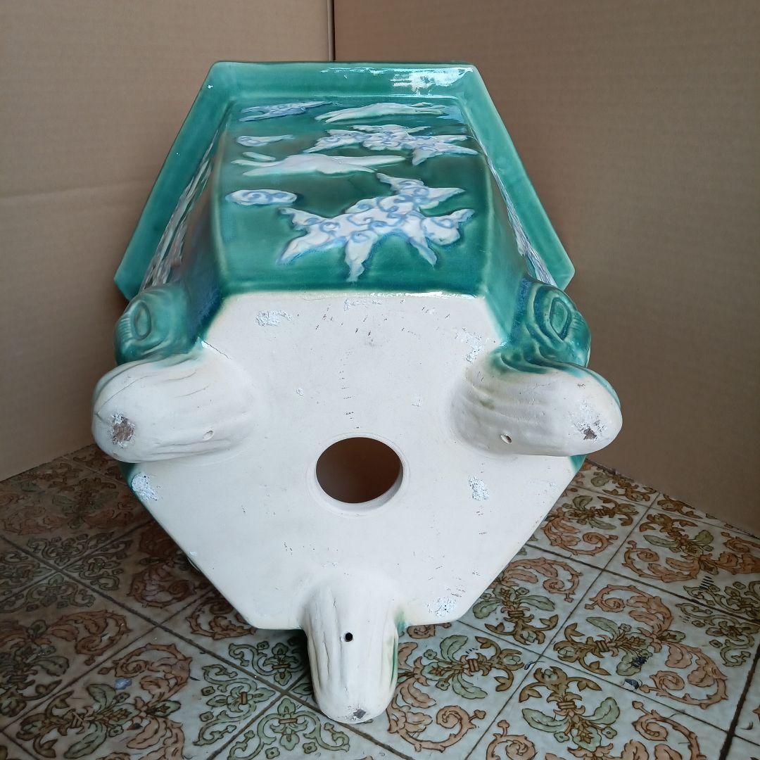 信楽焼　植木鉢　六角足付き抜き絵