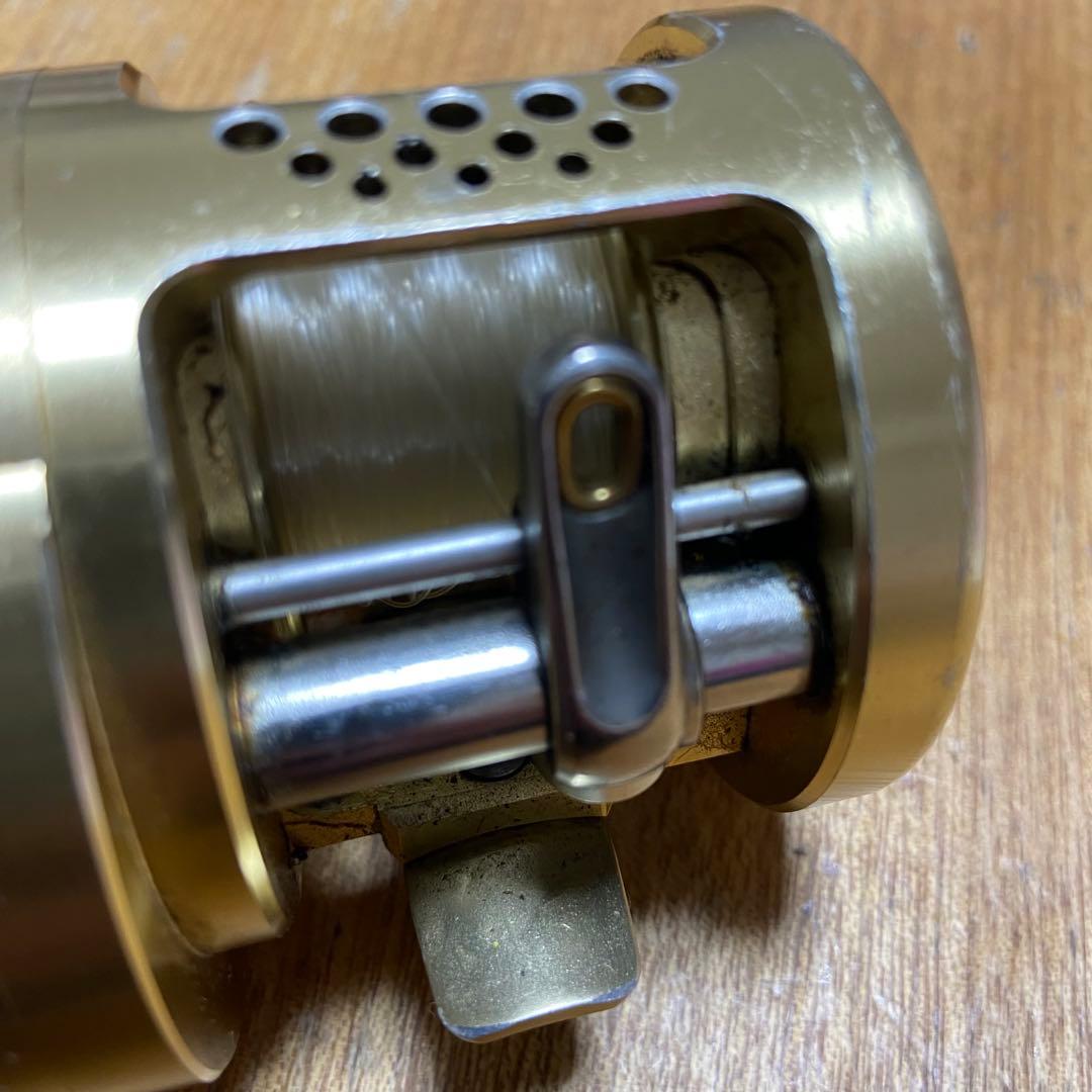 SHIMANO カルカッタコンクエスト100ベイトリール