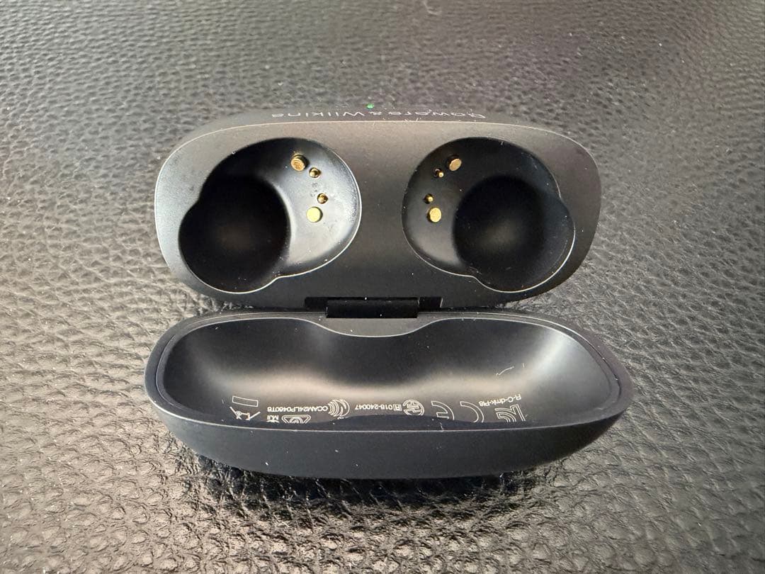 Bowers & Wilkins ワイヤレスイヤホン Pi8