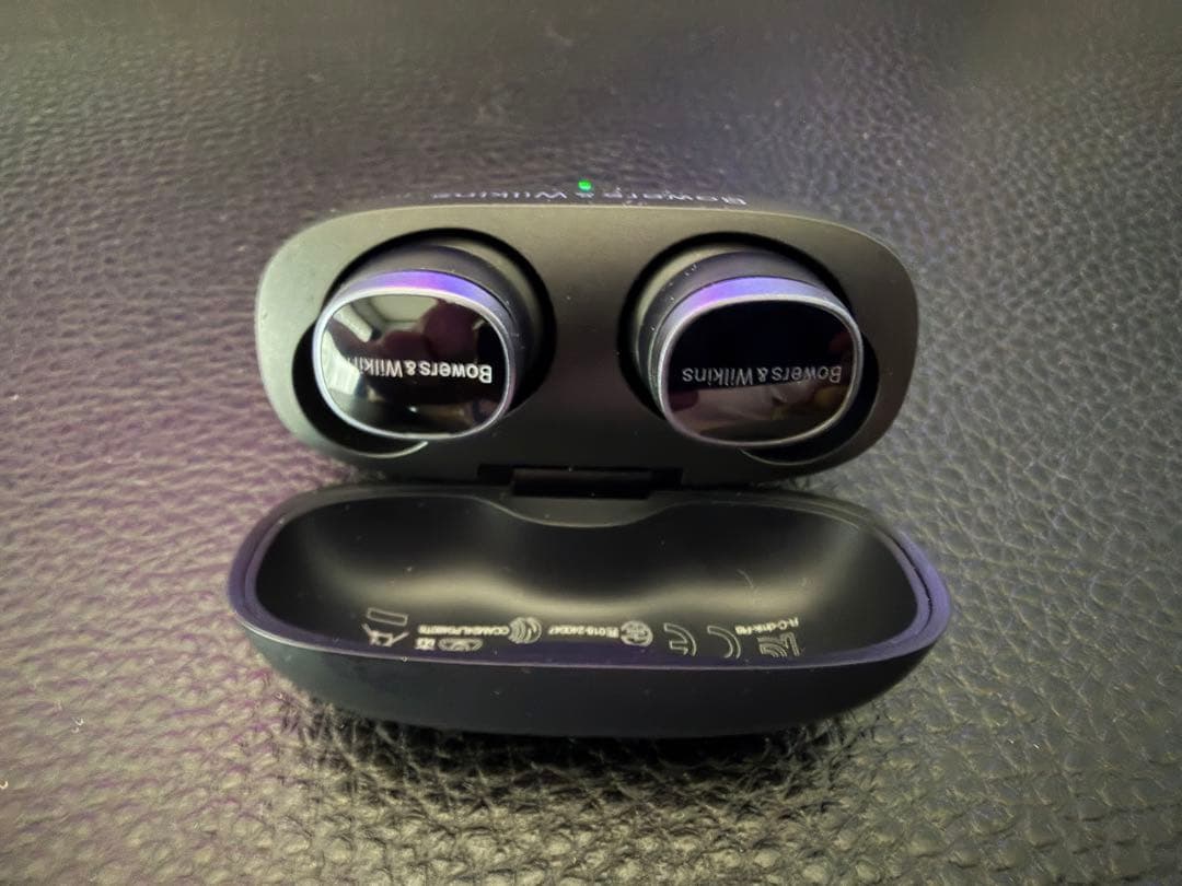 Bowers & Wilkins ワイヤレスイヤホン Pi8