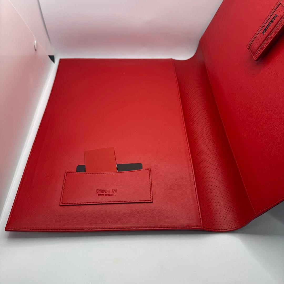 Ferrari フェラーリ レザー タブレットフォルダー レッド　車検証