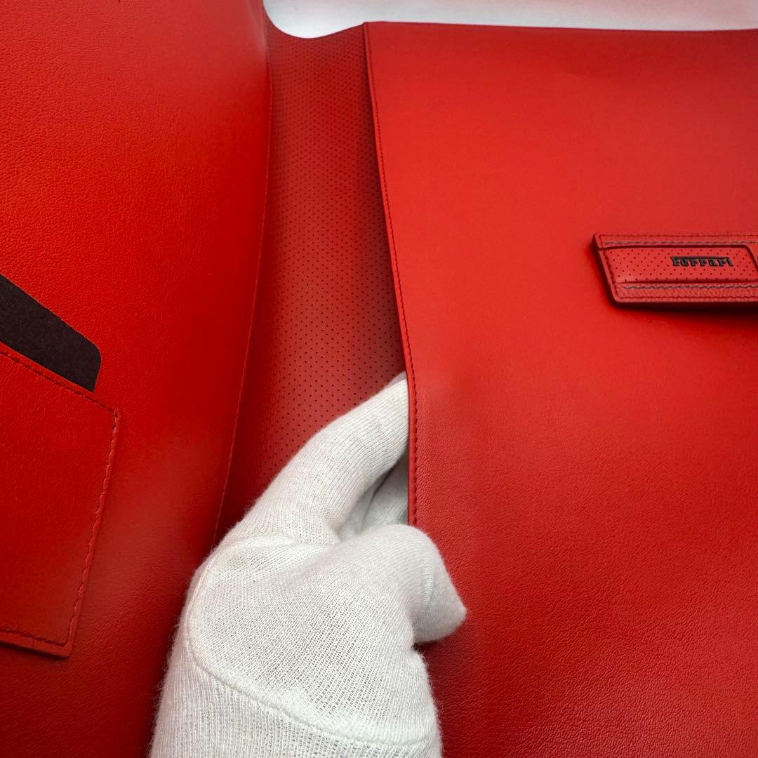 Ferrari フェラーリ レザー タブレットフォルダー レッド　車検証
