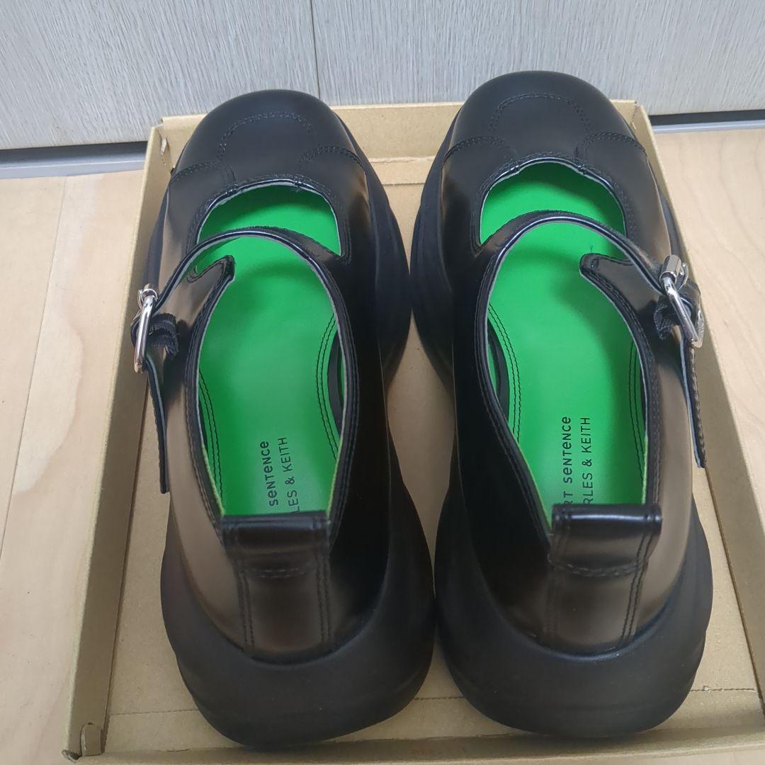 ショートセンテンス チャールズ＆キース／メリージェーンシューズ