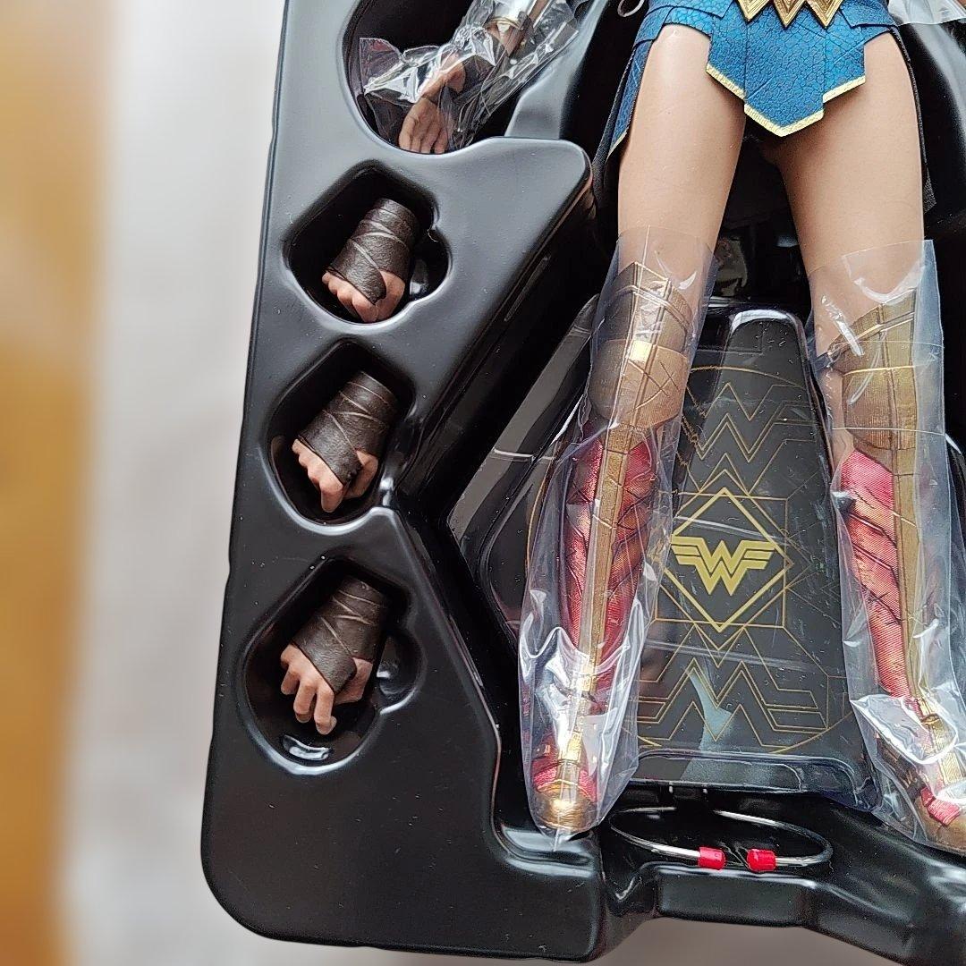 ホットトイズ Wonder Woman MMS584　ワンダーウーマン1984