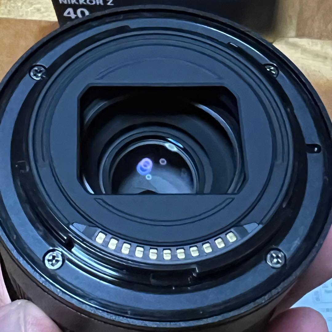 Nikon NIKKOR Z 40mm f/2 メタルフード、MCフィルター付属