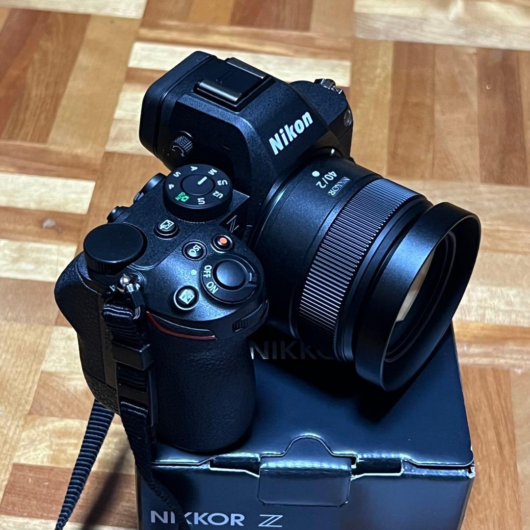 Nikon NIKKOR Z 40mm f/2 メタルフード、MCフィルター付属